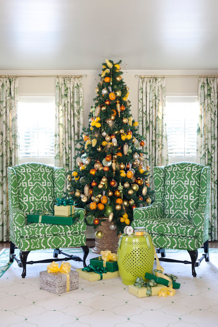 16 Amazing Christmas Tree Decorating Ideas (10)