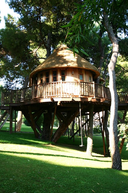 18 Amazing Tree House Design Ideas that Your Kids Will Love (3)