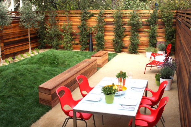 20 Amazing Ideas for Your Backyard Fence Design (15)