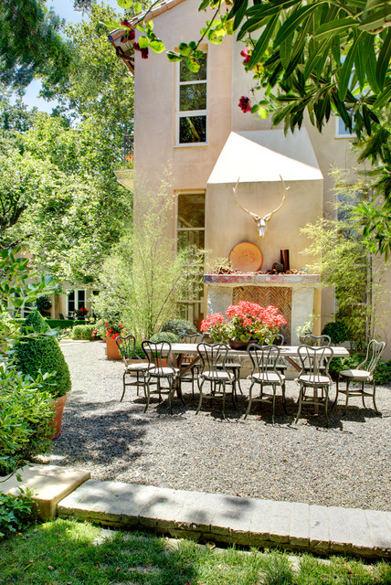 20 Amazing Outdoor Table Décor Ideas (9)