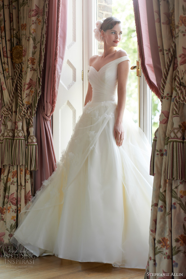 20 Classic and Elegant Wedding Dresses (1)