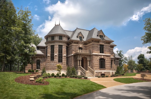 20 Gorgeous Houses That Look Like a Castles (1)