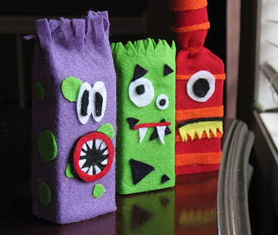 21 Creative and Fun DIY Halloween Crafts Ideas for Kids (19)