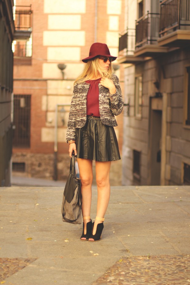 24 Gorgeous Ideas How to Wear Dress and Skirt in Cold Weather (14)