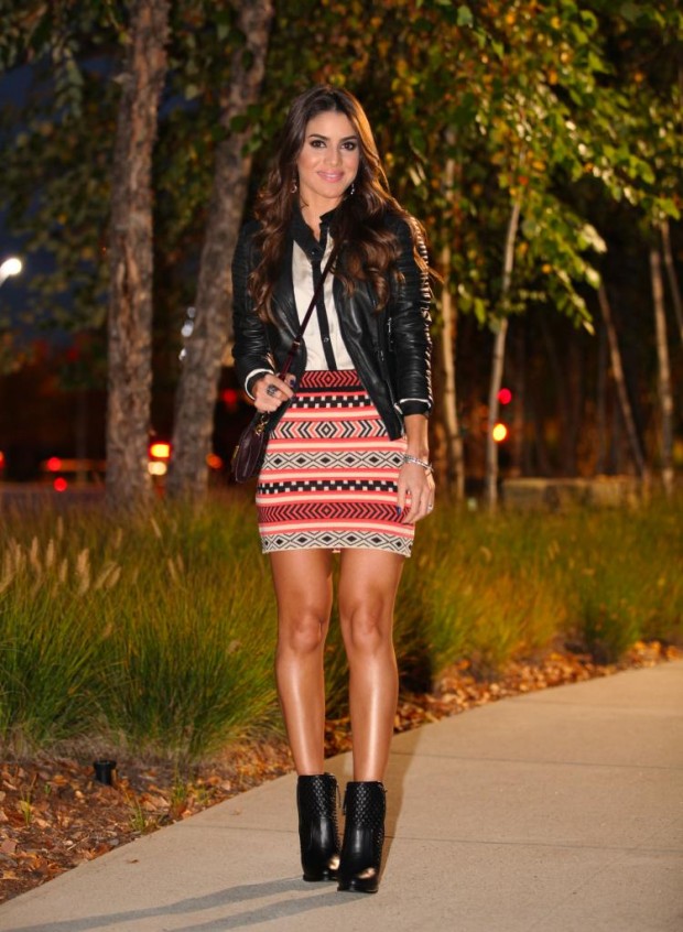 24 Gorgeous Ideas How to Wear Dress and Skirt in Cold Weather (17)