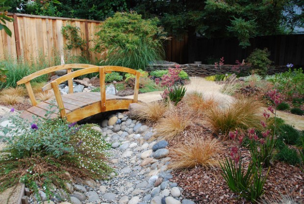 25 Amazing Garden Bridge Design Ideas that Will Make Your Garden Beautiful (12)