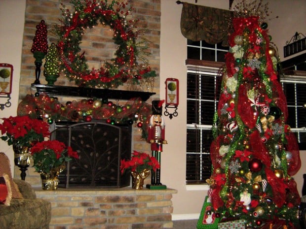 25 Gorgeous Christmas Mantel Decoration Ideas (20)