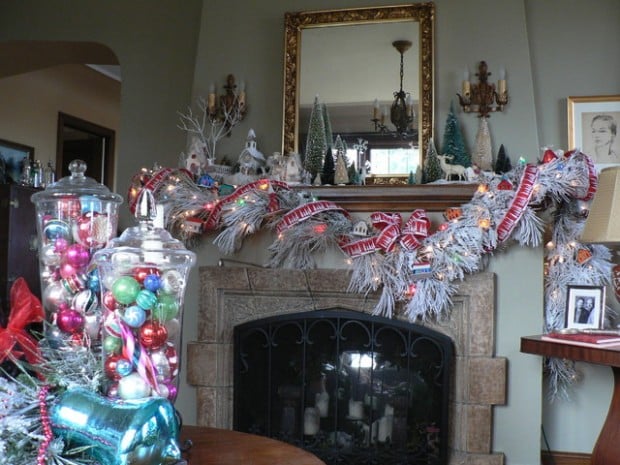 25 Gorgeous Christmas Mantel Decoration Ideas (3)