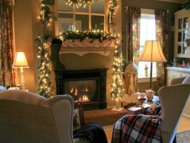 25 Gorgeous Christmas Mantel Decoration Ideas (6)