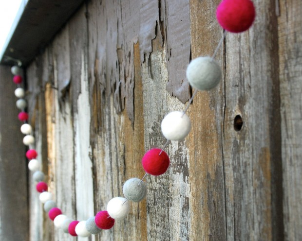 15 Cute and Handmade Christmas Garlands (4)