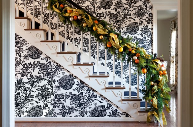 16 Awesome Christmas Stairs Decoration Ideas (1)