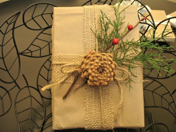 18Original and Creative DIY Christmas Gift Wrap Ideas (5)