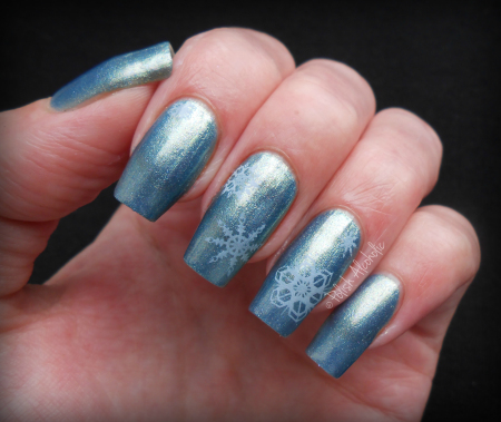 19 Gorgeous Winter Inspired Nail Art Ideas (4)