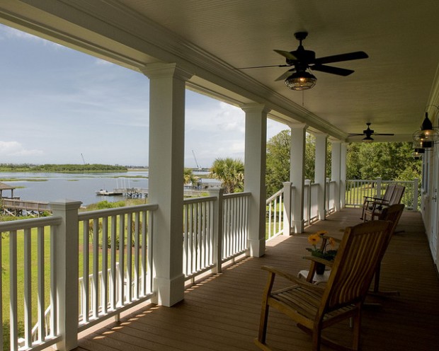 19 Great Traditional Front Porch Design Ideas  (9)