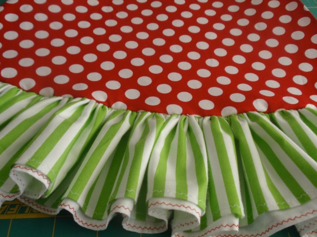 20 Beautiful Christmas Tree Skirt Designs (16)