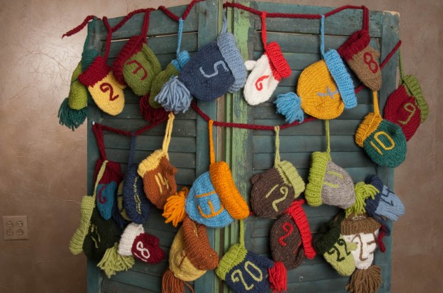 20 Enchanting Handmade Christmas Advent Calendar Ideas (5)