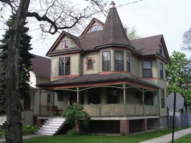 20 Gorgeous Houses in Victorian Style (13)