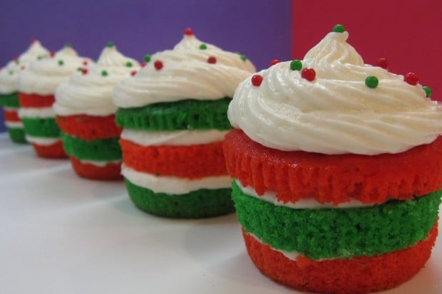 21 Cute and Sweet Christmas Cupcakes (11)