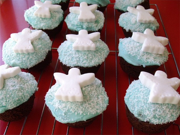 21 Cute and Sweet Christmas Cupcakes (5)
