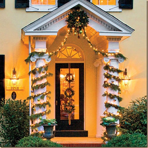 22 Great Christmas Front Door Decorating Ideas (11)