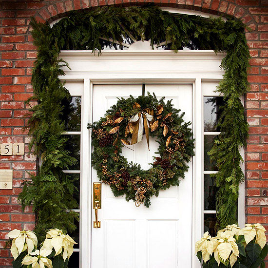 22 Great Christmas Front Door Decorating Ideas (2)