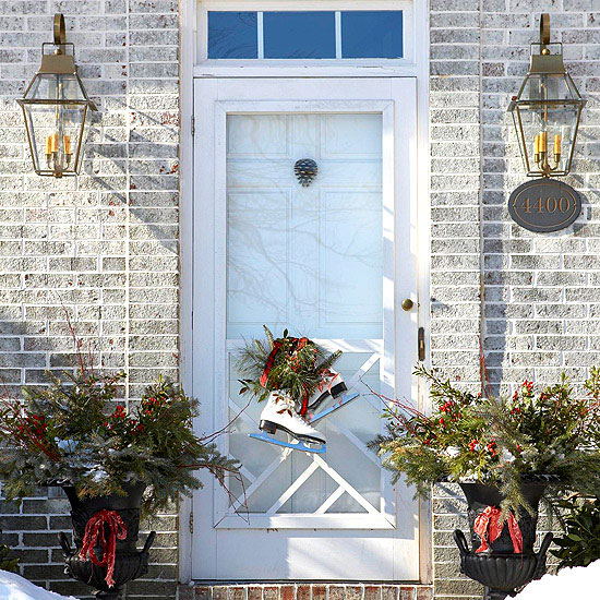 22 Great Christmas Front Door Decorating Ideas (4)