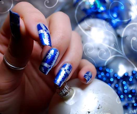 23 Amazing Christmas Nail Design Ideas (11)