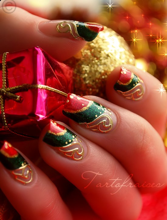 23 Amazing Christmas Nail Design Ideas (13)