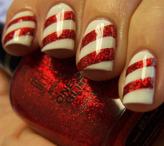 23 Amazing Christmas Nail Design Ideas (22)