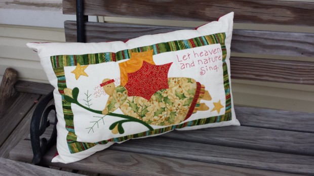 26 Awesome Handmade Christmas Pillows and Covers (13)