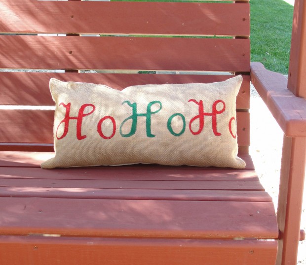 26 Awesome Handmade Christmas Pillows and Covers (3)