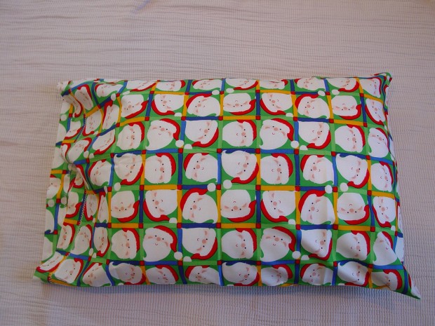 26 Awesome Handmade Christmas Pillows and Covers (9)