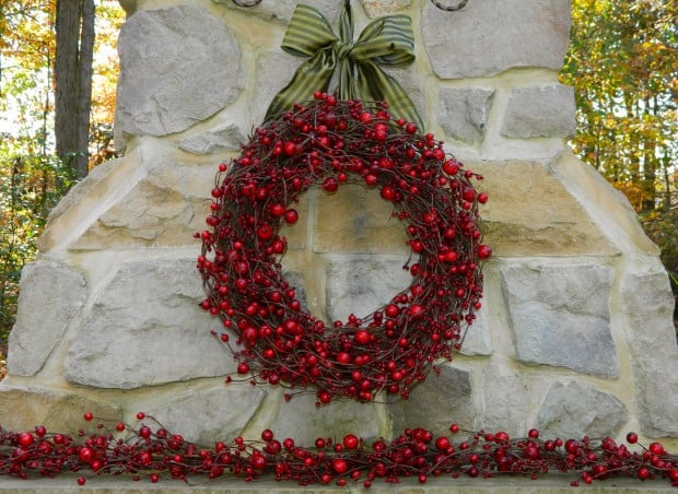 30 Beautiful And Creative Handmade Christmas Wreaths (25)