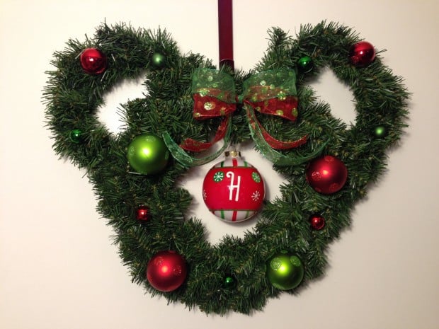 30 Beautiful And Creative Handmade Christmas Wreaths (29)