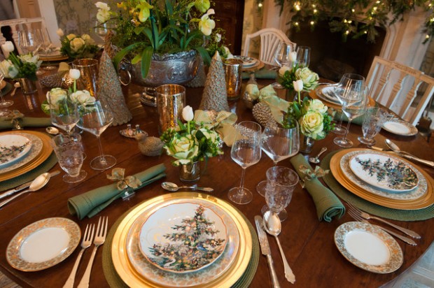 Gorgeous Christmas Table Decoration Ideas (14)