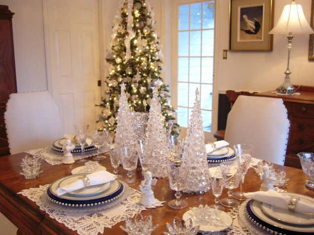 Gorgeous Christmas Table Decoration Ideas (8)