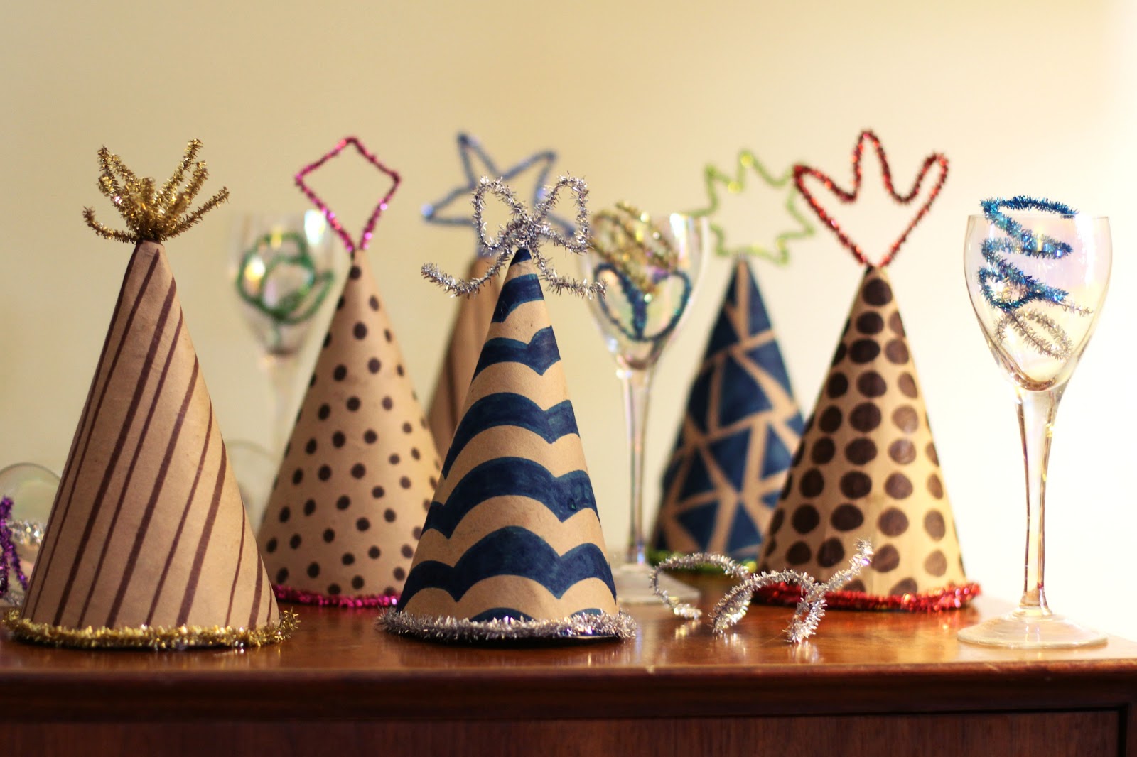 15 Amazing and Easy DIY New Year’s Eve Party Decorations (10)