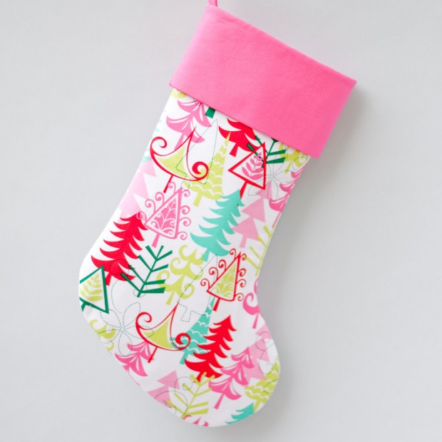 15 Beautiful Handmade Christmas Stocking Designs (7)