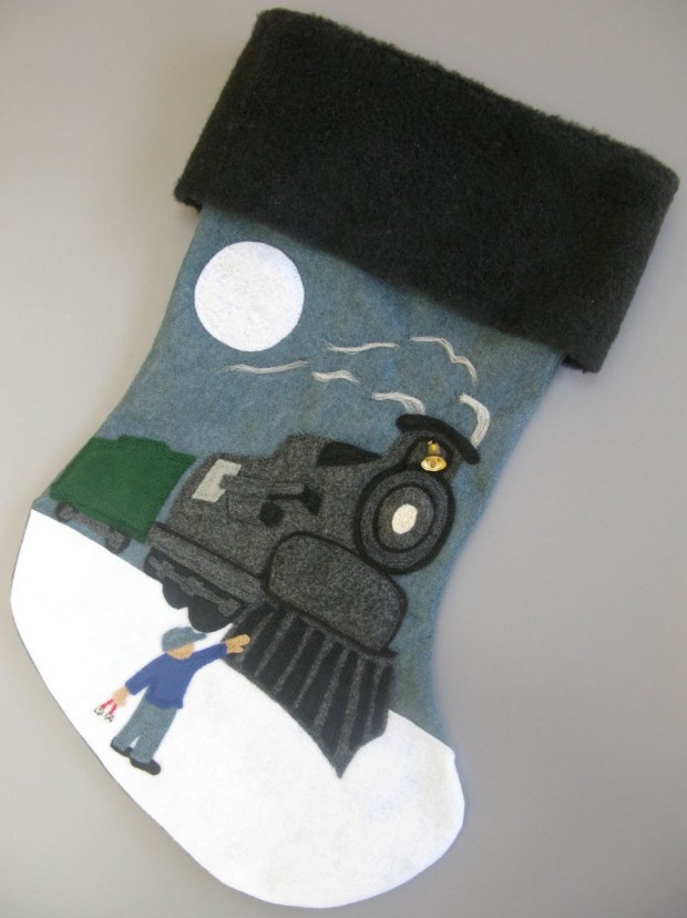 15 Beautiful Handmade Christmas Stocking Designs (9)