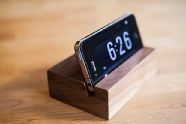 15 Creative Handmade iPhone and iPad Stands (10)