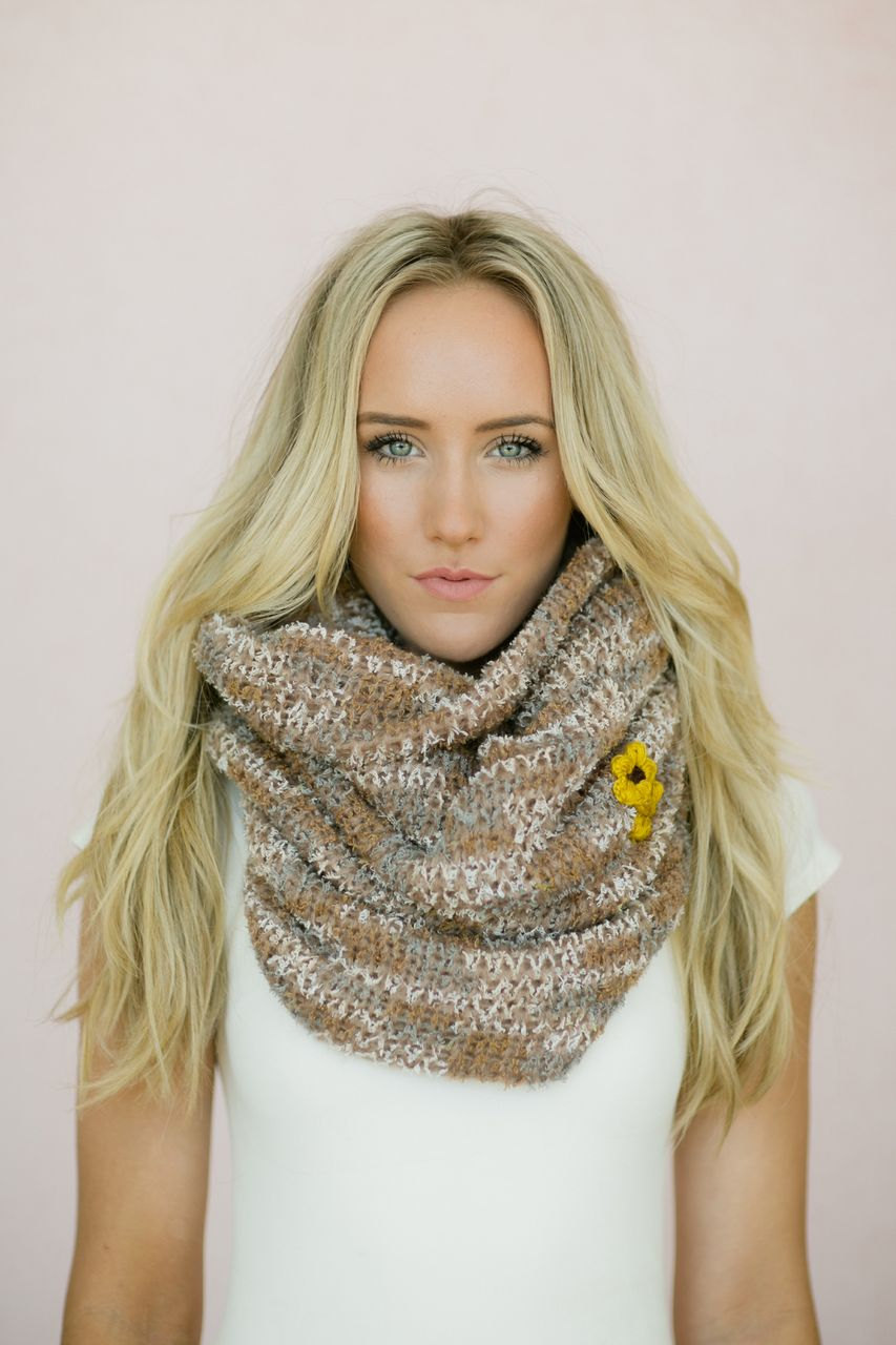 15 Warm and Cozy Winter Scarfs