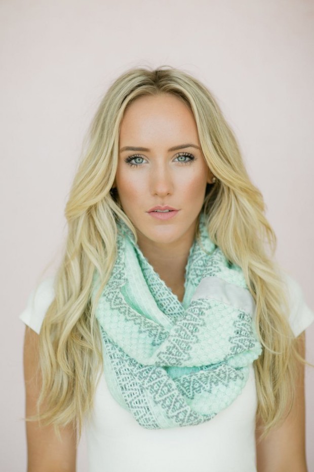 15 Warm and Cozy Winter Scarfs (12)