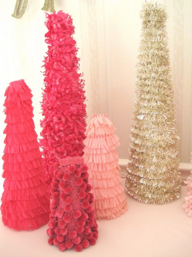 16 Creative and Unique DIY Christmas Trees (10)