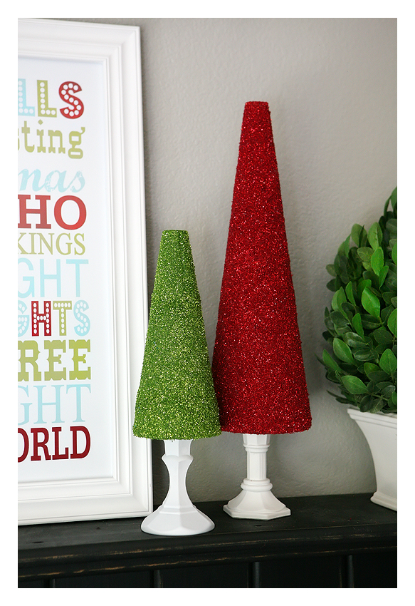 16 Creative and Unique DIY Christmas Trees (11)