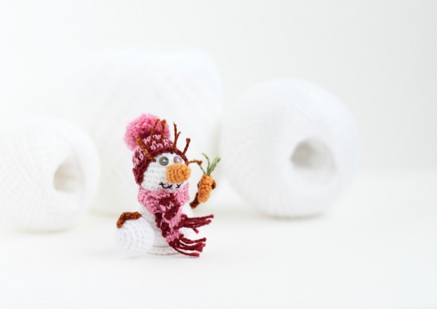 16 Cute Miniature Crochet Christmas Decorations (13)