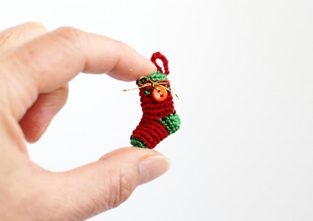 16 Cute Miniature Crochet Christmas Decorations (16)