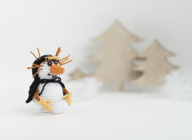 16 Cute Miniature Crochet Christmas Decorations (8)