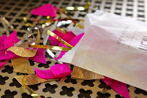 17 Cute DIY Confetti Party Crafts (16)