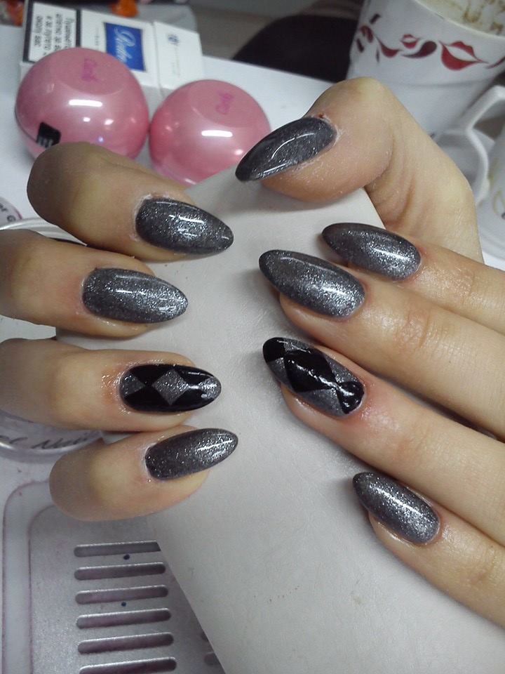 Kbshimmer eve nail year bling 17 Sparkly Nail Designs for New Year’s Eve Party