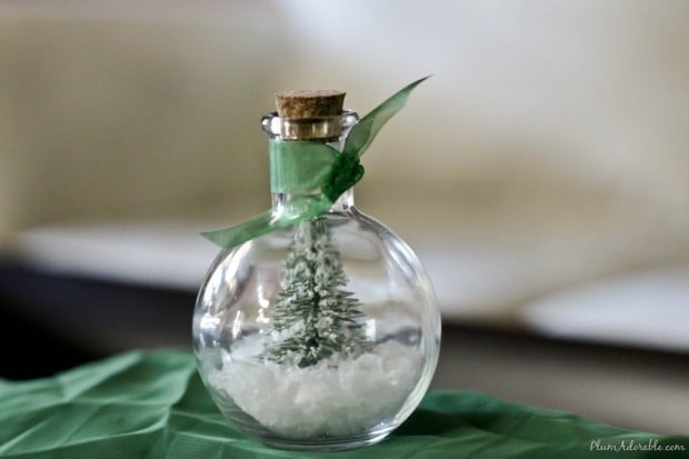 18 Cute and Creative DIY Snow Globe Ideas  (16)